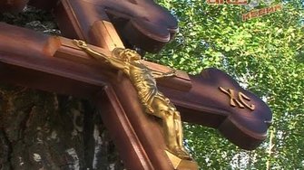 На месте расстрела крестьян воздвигнут памятный крест