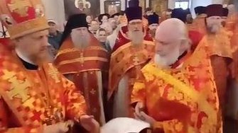 Награждение крестом о. Владимира